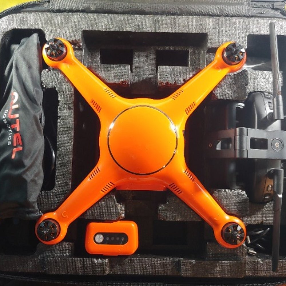 Autel x-star pro drone working